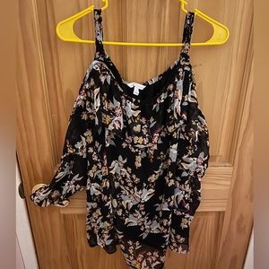 boutique floral cold shoulder flowy top
